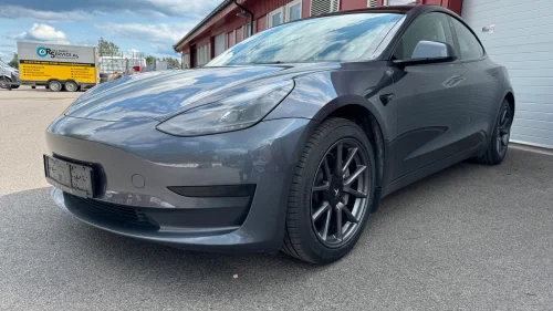 TESLA Model 3 Standard Plus Rwd