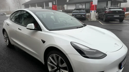 TESLA Model 3 Standard Range Plus RWD