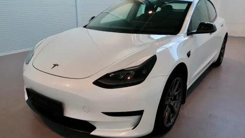 TESLA Model 3 Standard Range Plus RWD m/ hengerfeste