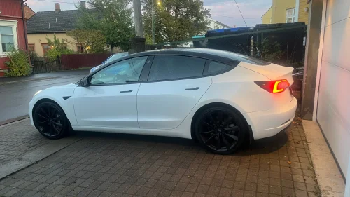 TESLA Model 3 Standard Range Plus RWD