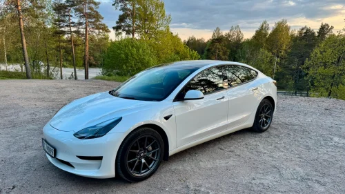 TESLA Model 3 Standard Range Plus RWD