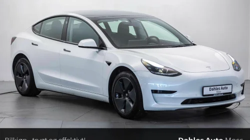 TESLA Model 3 SR RWD/Hengerfeste/Panorama/AP