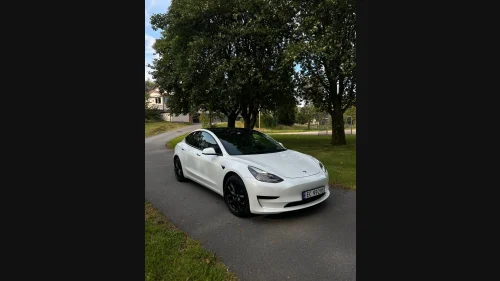 TESLA Model 3 SR + - WLTP 448 KM -Varmepumpe - Varme i ratt