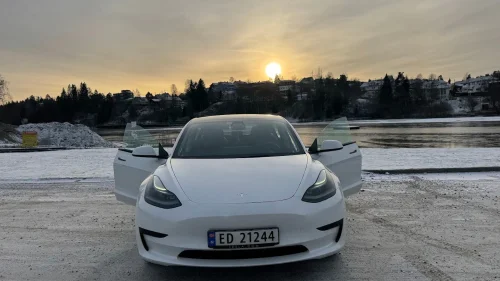 TESLA Model 3 Standard Range Plus RWD