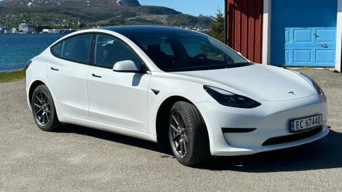 TESLA Model 3 Standard Range Plus RWD