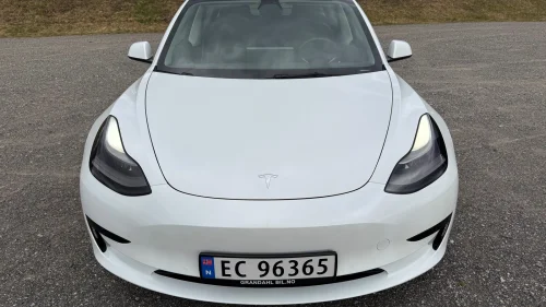 TESLA Model 3 Standard Range Plus RWD