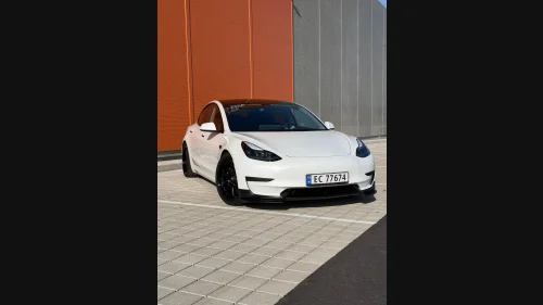 TESLA Model 3 SR+ | 17 100 km | LFP | Varmepumpe | 19” ESR AP8 | H&R