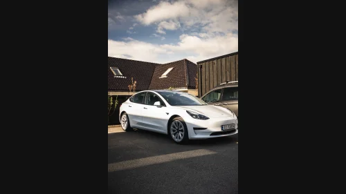 TESLA Model 3 Standard Range Plus RWD