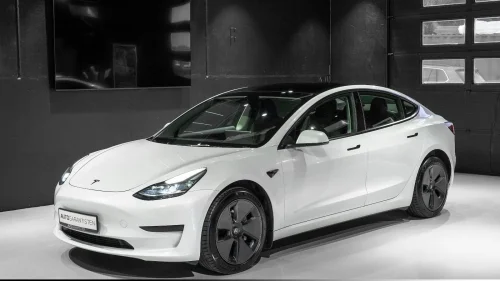 TESLA Model 3 Standard Plus 448KM Varmepumpe Autopilot Skinn Pano RWD