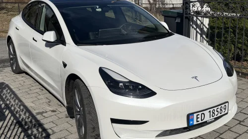 TESLA Model 3 Standard Range Plus RWD