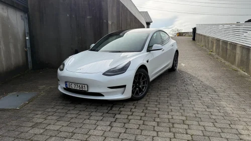 TESLA Model 3 Standard Range Plus RWD / Hengerfeste / Skinn