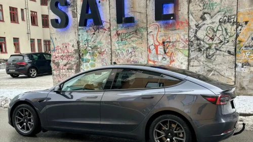 TESLA Model 3 RWD
