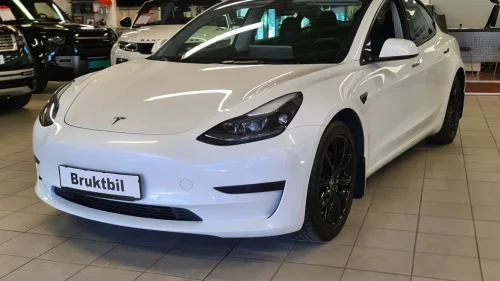 TESLA Model 3 Premium/Panorama/Krok