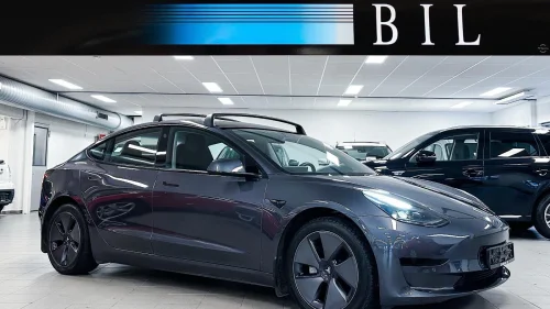 TESLA Model 3 SR SKINN AUTOPILOT H.FESTE TAKSTATIV RYZEN WLTP 491KM