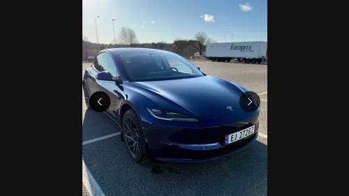 TESLA Model 3 RWD 283hk Highland Deep blue metallic
