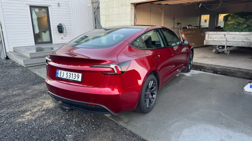 TESLA Model 3 Highland/Premium/283hk/513km/Hengerfeste