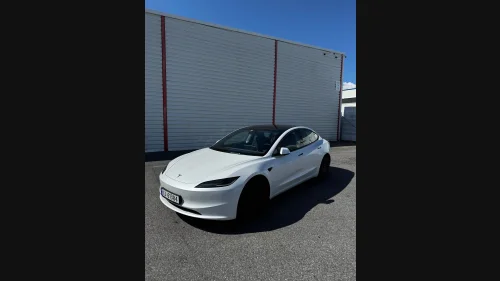 TESLA Model 3 Model 3/Premium/Ventilerte seter/SR+/Rattvarme/Skinn