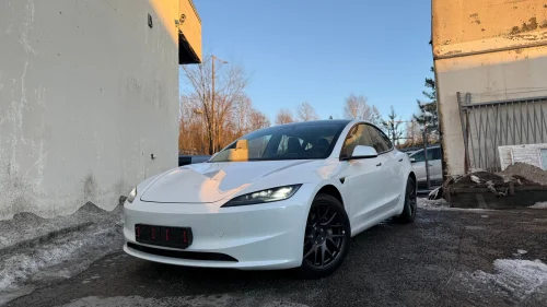 TESLA Model 3 RWD 283hk HIGHLAND 513KM SKINN S+V