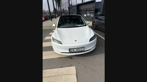 TESLA Model 3 TESLA Model 3