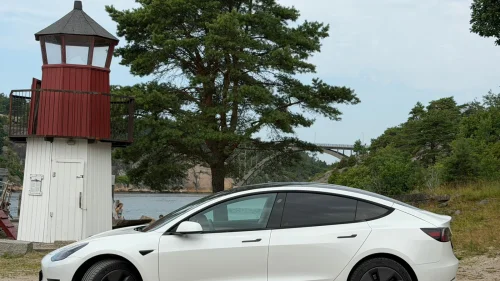 TESLA Model 3