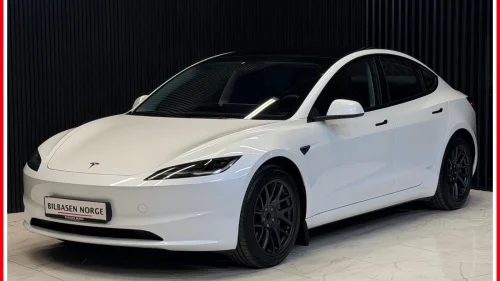 TESLA Model 3 SR-Highland/SKINN/360-KAMERA/H.FESTE/PANO/NYBIL-GARANTI