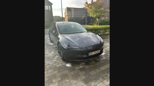 TESLA Model 3 RWD