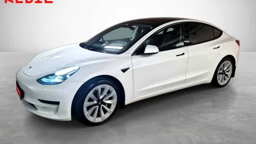 TESLA Model 3 SR, Autopilot, Hengerfeste, Panorama, Ryzen