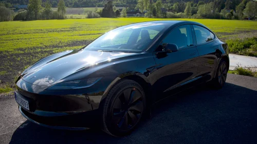 TESLA Model 3 Facelift, RWD, Svart, h.feste, S+V hjul, Keramisk coat