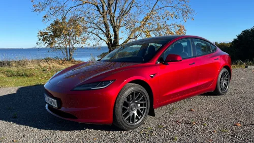 TESLA Model 3 RWD