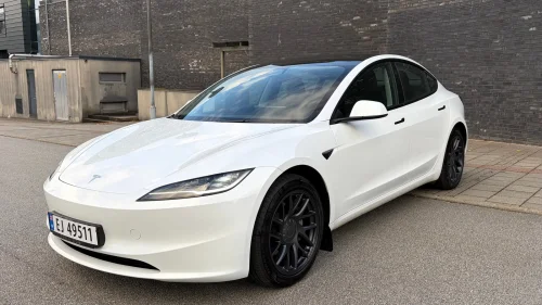TESLA Model 3 RWD 283hk Highland /ACC/Skinn/HF/Panorama+++