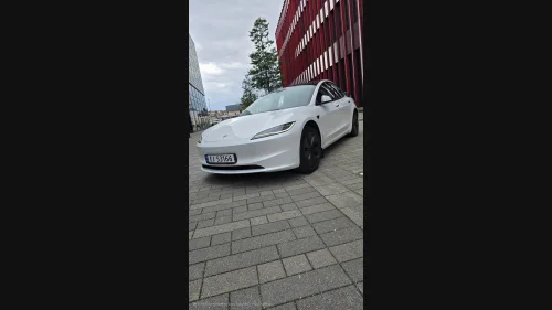 TESLA Model 3 Hengerfeste/autopilot/513km/varme/kjøling i seter
