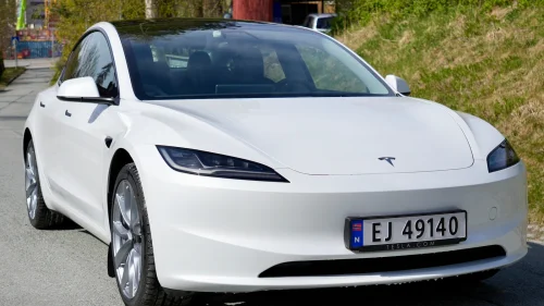 TESLA Model 3 RWD