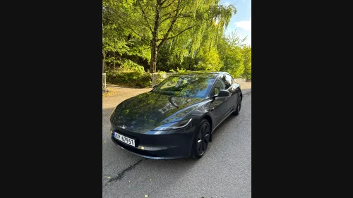 TESLA Model 3 RWD