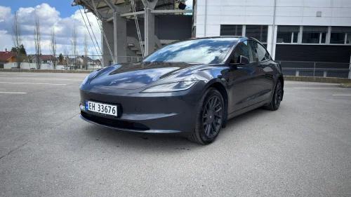TESLA Model 3 HIGHLAND/PREMIUM RWD SR/STEALTH GREY/HENGERFESTE