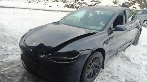 TESLA Model 3 highland, SR+ bakhjulsdrift, kollisjonsskadet