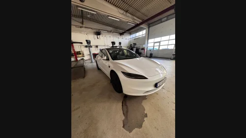 TESLA Model 3 Tesla Model 3, SR Highland, Skinnseter, (513 WLTP)