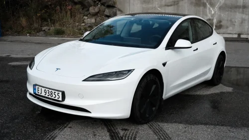 TESLA Model 3 RWD 283hk S+V hjul, hengerfeste