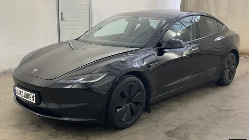 TESLA Model 3 SR 283 HK RWD FACELIFT AUTOPILOT ACC SKINN PANO KAMARA