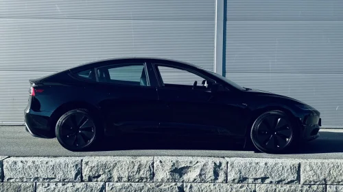 TESLA Model 3 SR-HENGERFESTE- HIGHLAND - Tar innbytte
