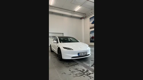 TESLA Model 3 Premium/Blinklysspak/Akustikkglass/AP4