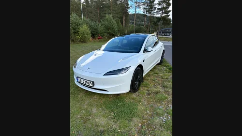 TESLA Model 3 RWD