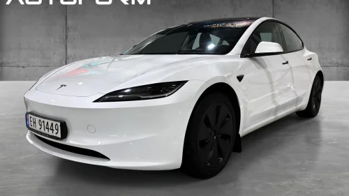 TESLA Model 3 Highland| SR| 513 km| Skinn| RWD| Glasstak| EU28