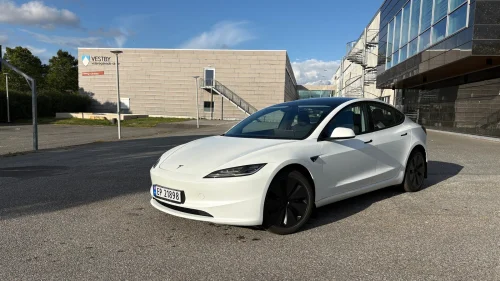 TESLA Model 3 RWD 283hk Premium SR til Salgs!