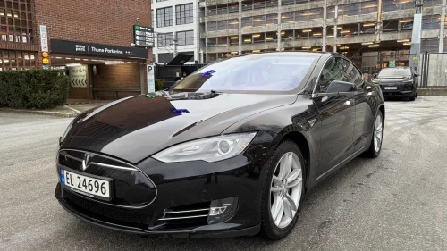 TESLA MOTORS MODEL S 85 Gratis Lading
