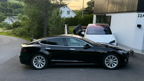 TESLA MOTORS MODEL S 85