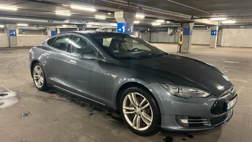 TESLA MOTORS MODEL S