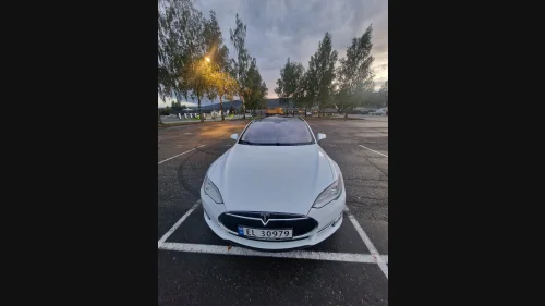TESLA MOTORS MODEL S Performance