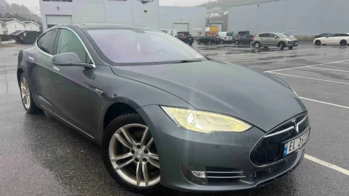 TESLA MOTORS MODEL S Luftfjæring // GRATIS LADING
