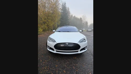 TESLA MOTORS MODEL S Free supercharger, ccs, eu til.08.2027