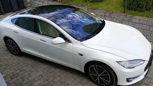 TESLA MOTORS MODEL S P85